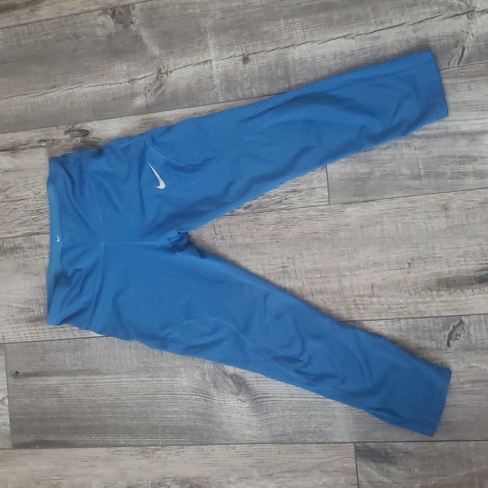 Nike sport cropped leggings